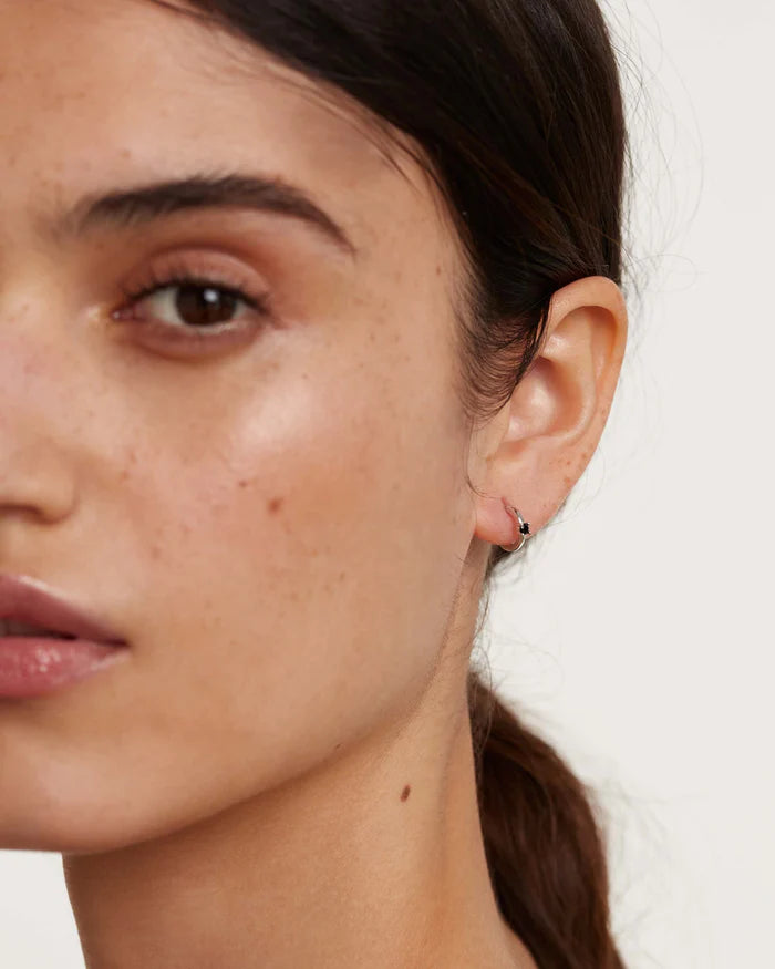 BLACK SOLITARY GOLD/SILVER EARRINGS