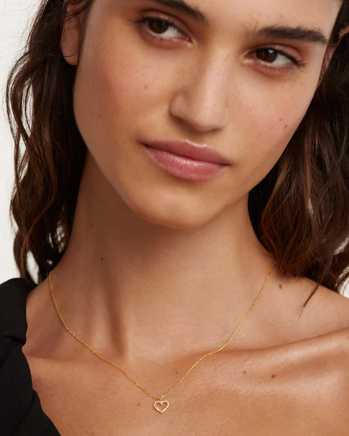 HEART NECKLACE